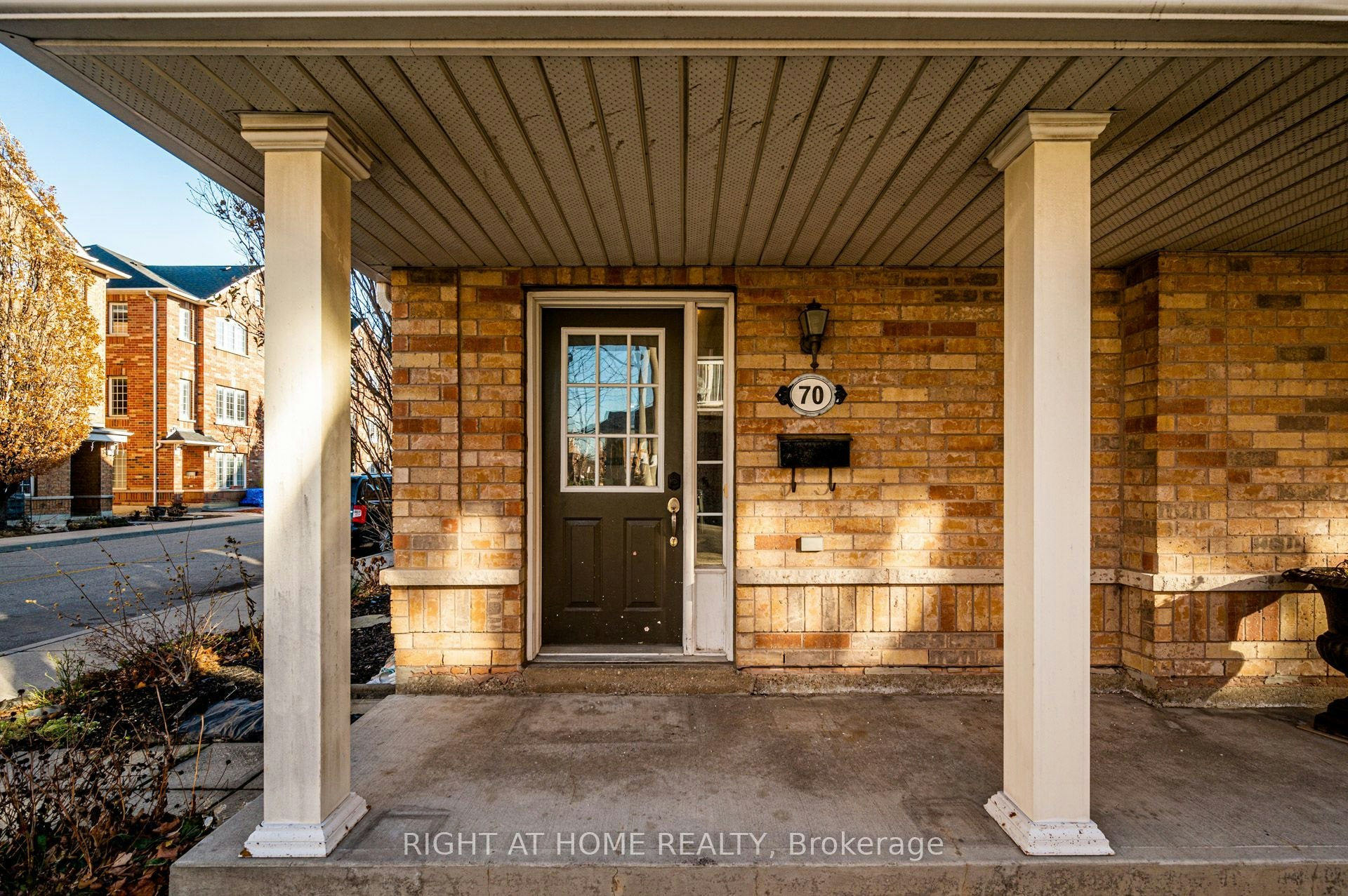 70 Birdstone Crescent, Toronto, ON, M6N 5H5 - 2