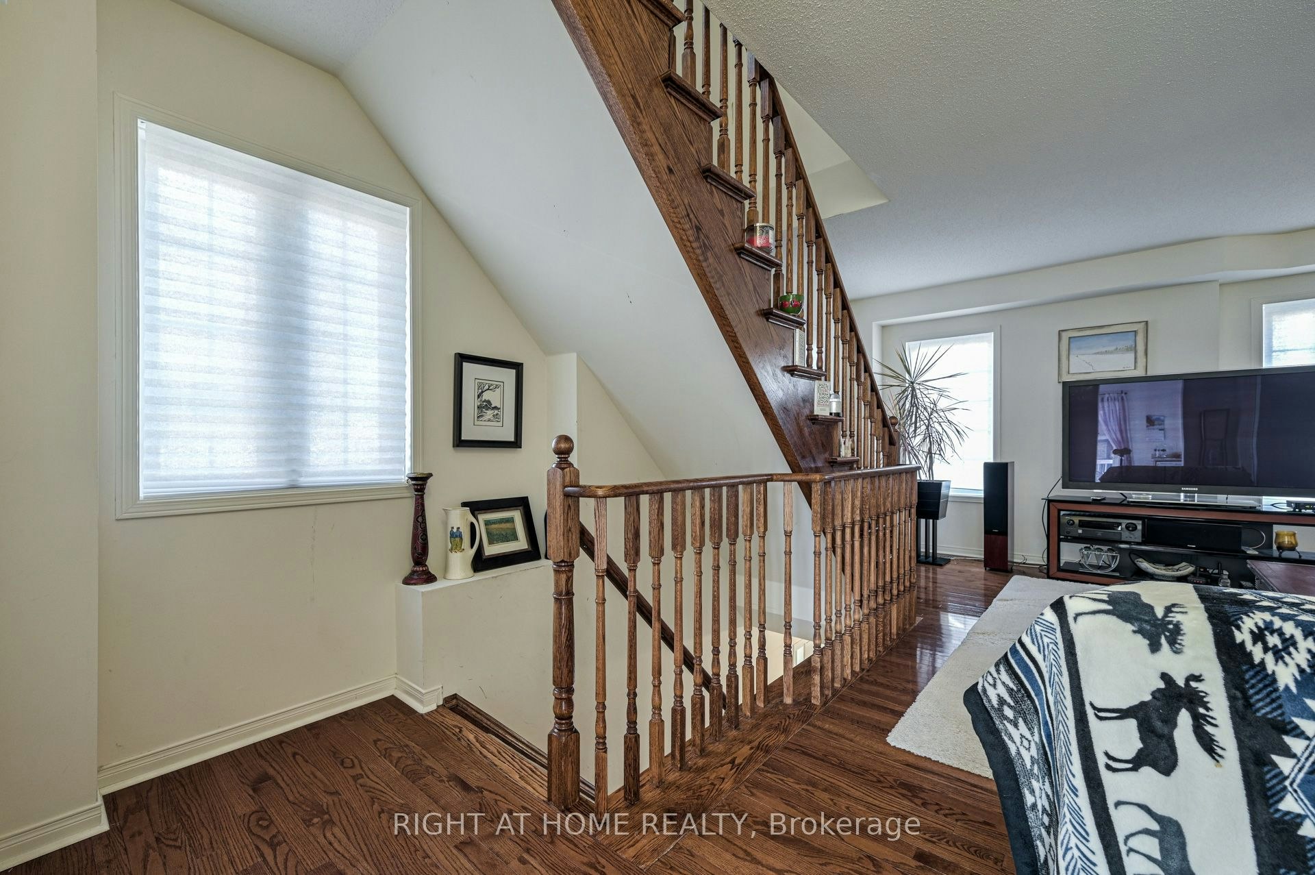 70 Birdstone Crescent, Toronto, ON, M6N 5H5 - 7