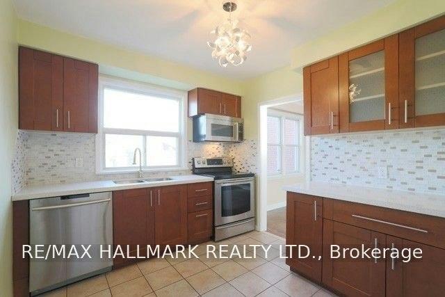 26 Imogene Avenue, Toronto, ON, M9M 1N7 - 5