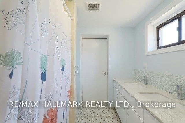 26 Imogene Avenue, Toronto, ON, M9M 1N7 - 11