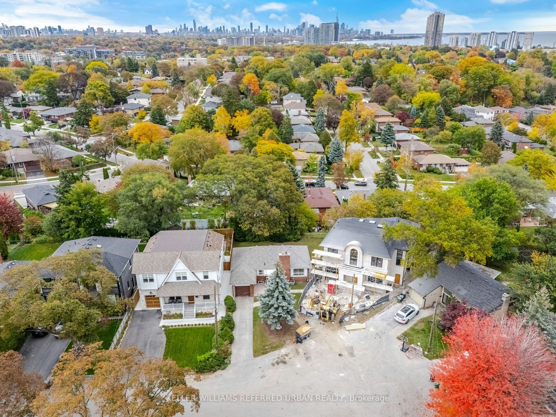 29 Beaucourt Road, Toronto, ON, M8Y 3G1