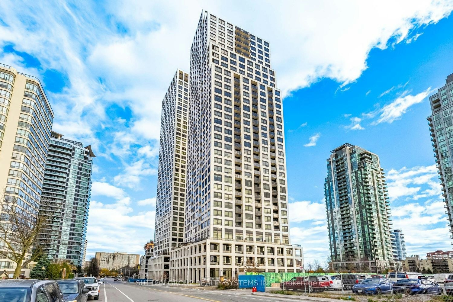 2208-36 Elm Drive W, Mississauga, ON, L5B 0N3