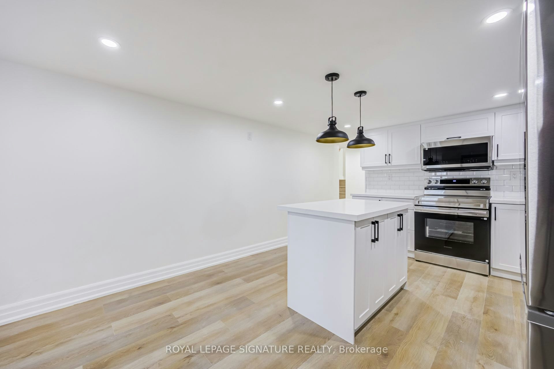 Lower-135 Cabana Drive, Toronto, ON, M9L 1L1 - 7