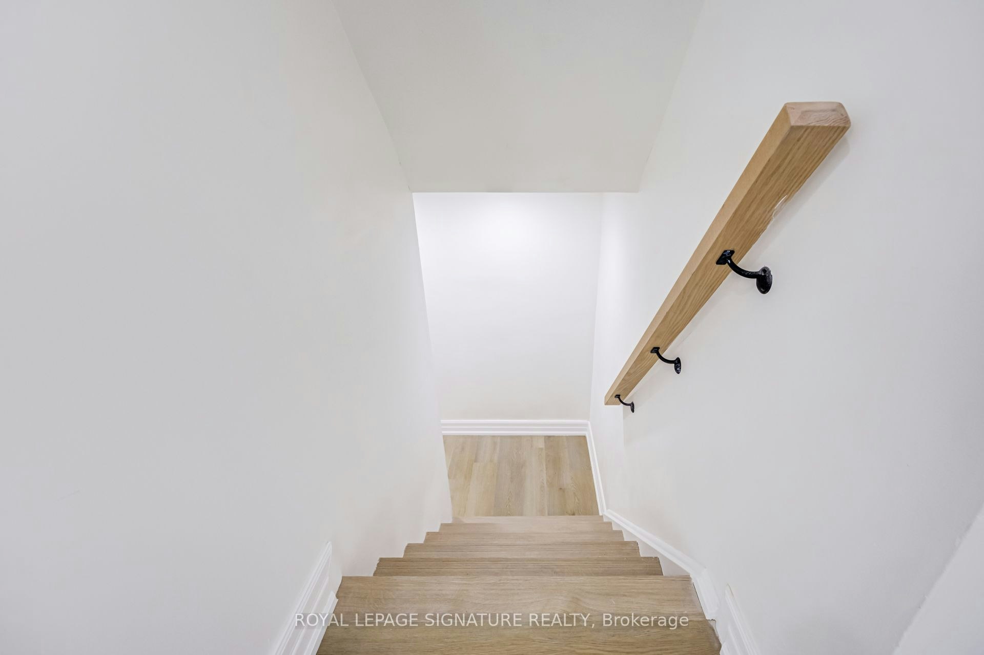 Lower-135 Cabana Drive, Toronto, ON, M9L 1L1 - 9