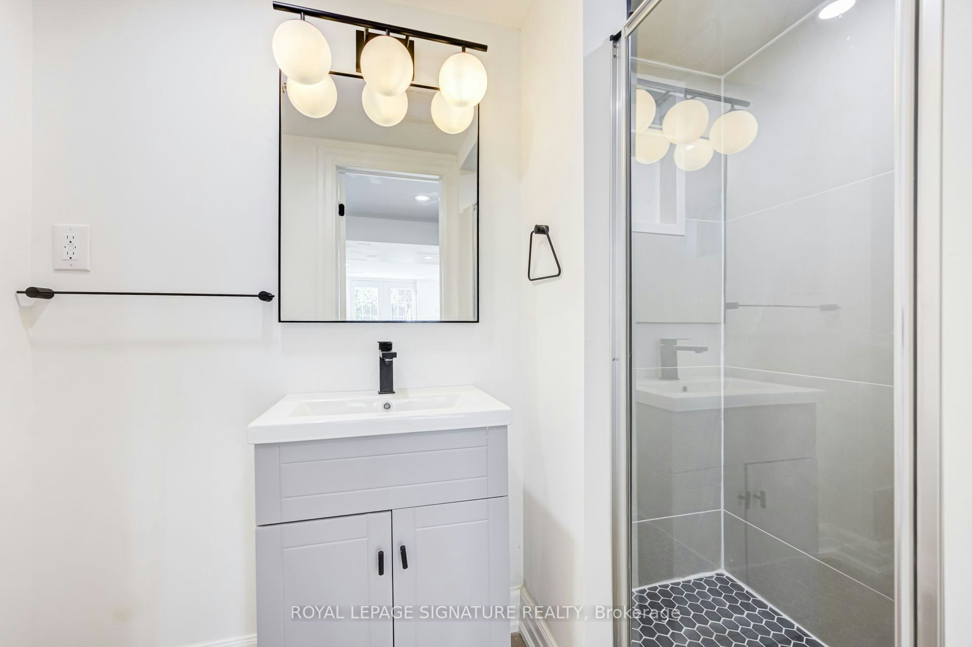 Bsmt-135 Cabana Drive, Toronto, ON, M9L 1L1 - 22