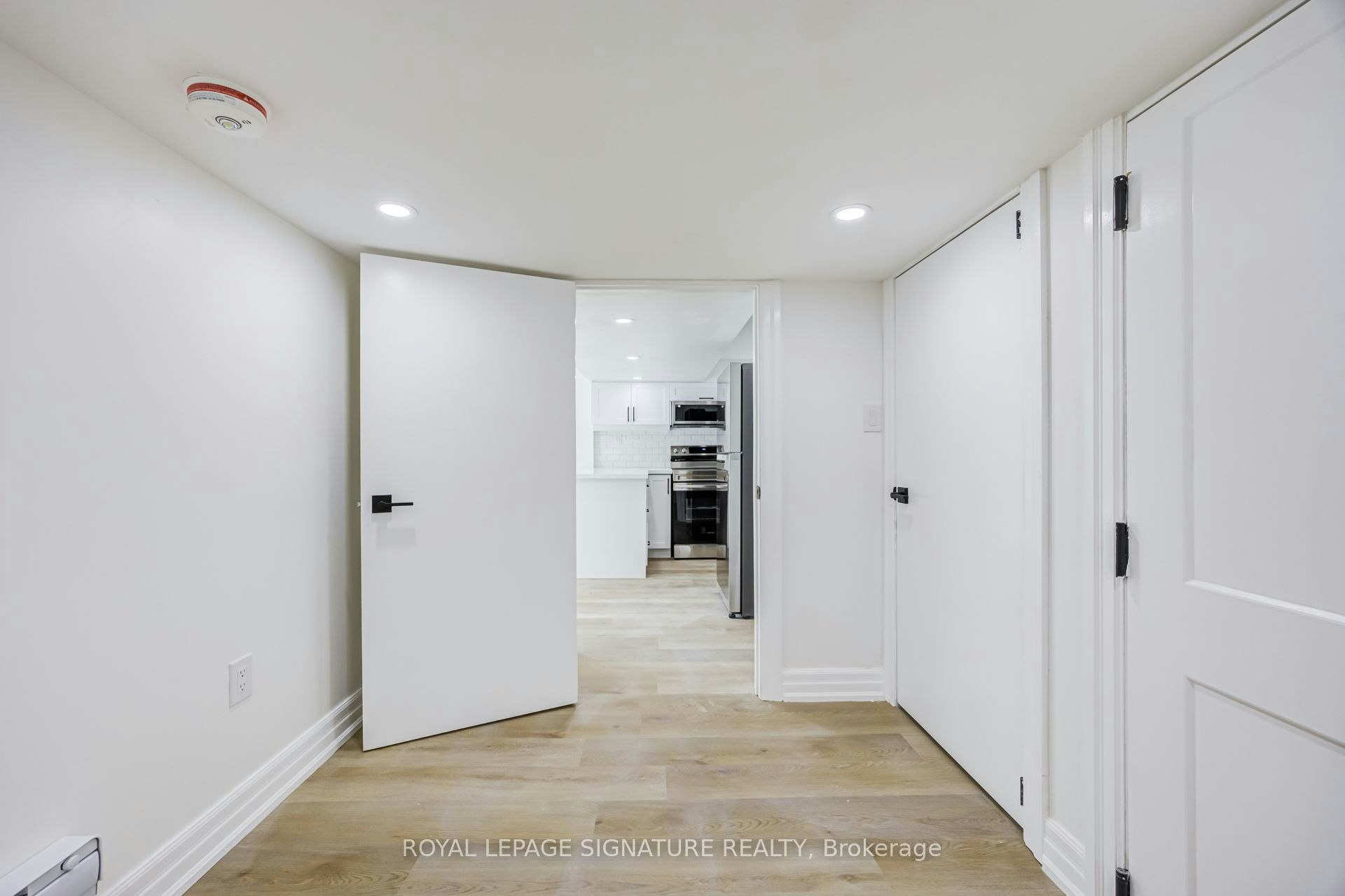 Bsmt-135 Cabana Drive, Toronto, ON, M9L 1L1 - 13