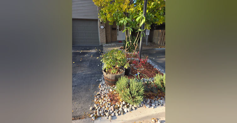 2274 Marine Drive, Oakville, ON, L6L 1C1 - 2