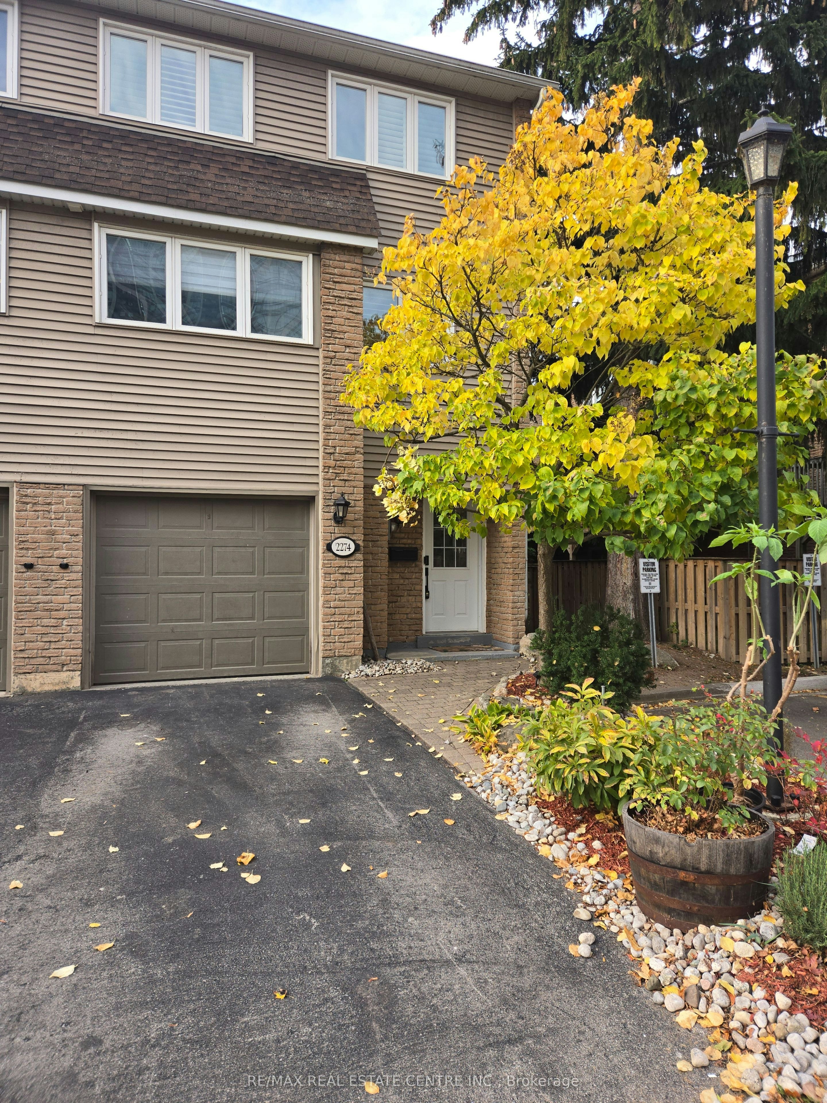 2274 Marine Drive, Oakville, ON, L6L 1C1