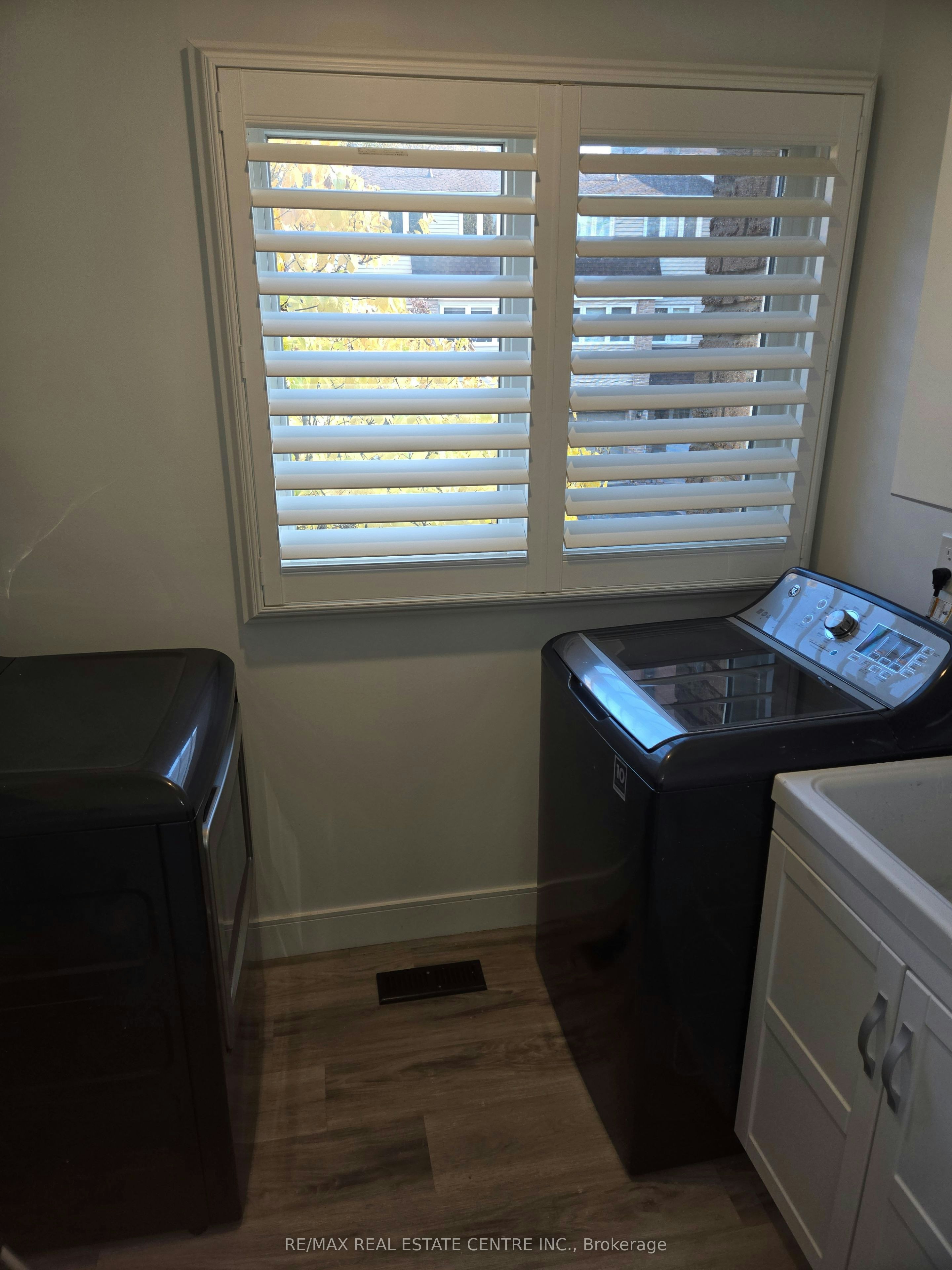 2274 Marine Drive, Oakville, ON, L6L 1C1 - 11