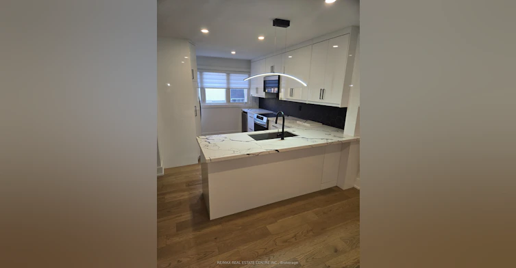 2274 Marine Drive, Oakville, ON, L6L 1C1 - 4