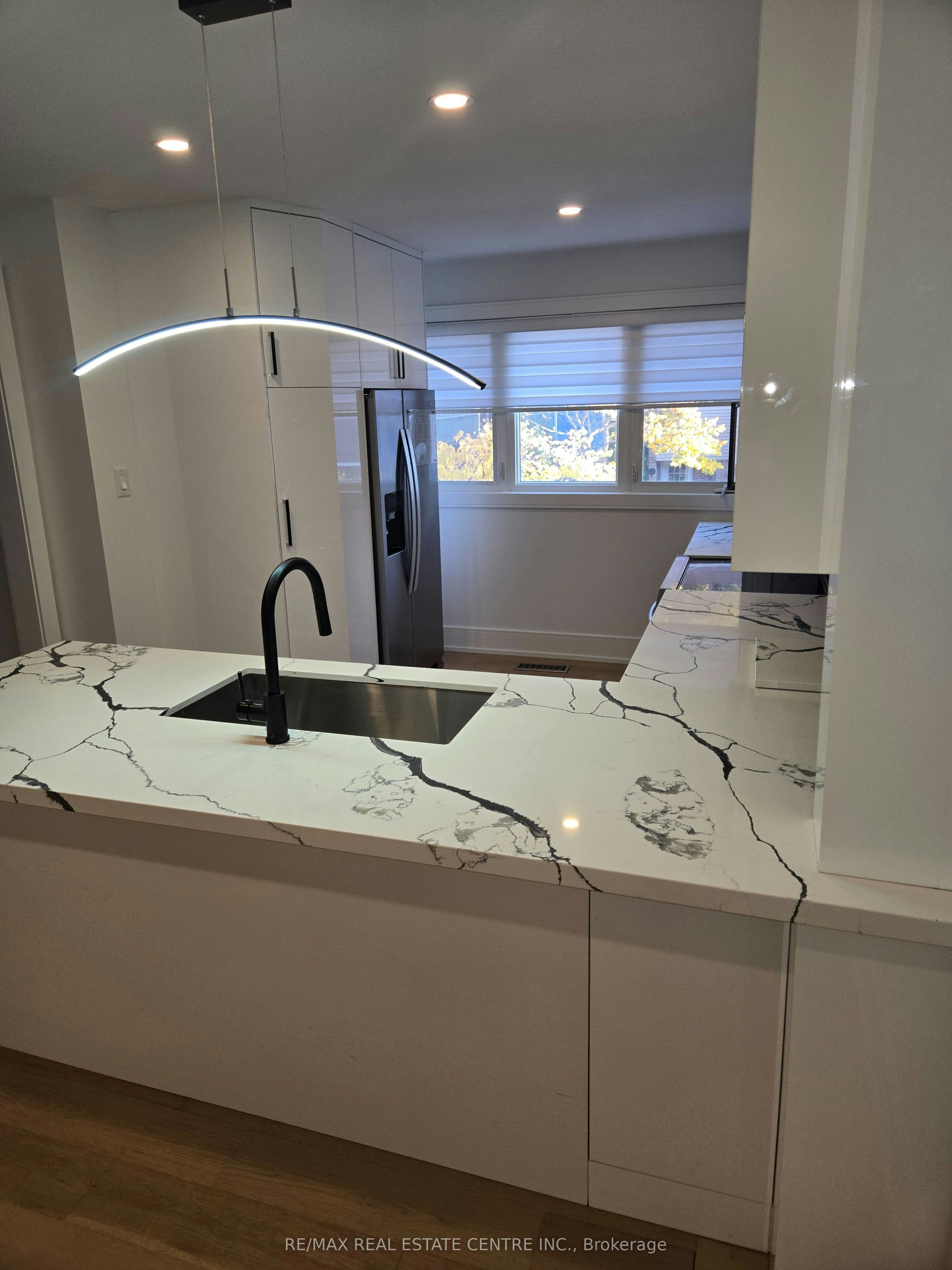 2274 Marine Drive, Oakville, ON, L6L 1C1 - 5