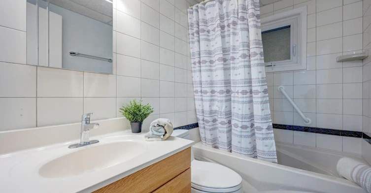 77 Mccraney Street W, Oakville, ON, L6H 1H5 - 15