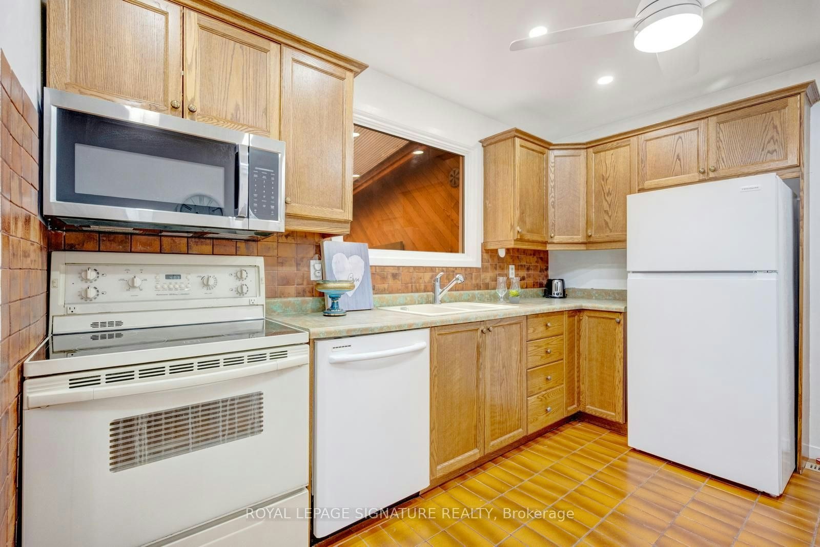 77 Mccraney Street W, Oakville, ON, L6H 1H5 - 5