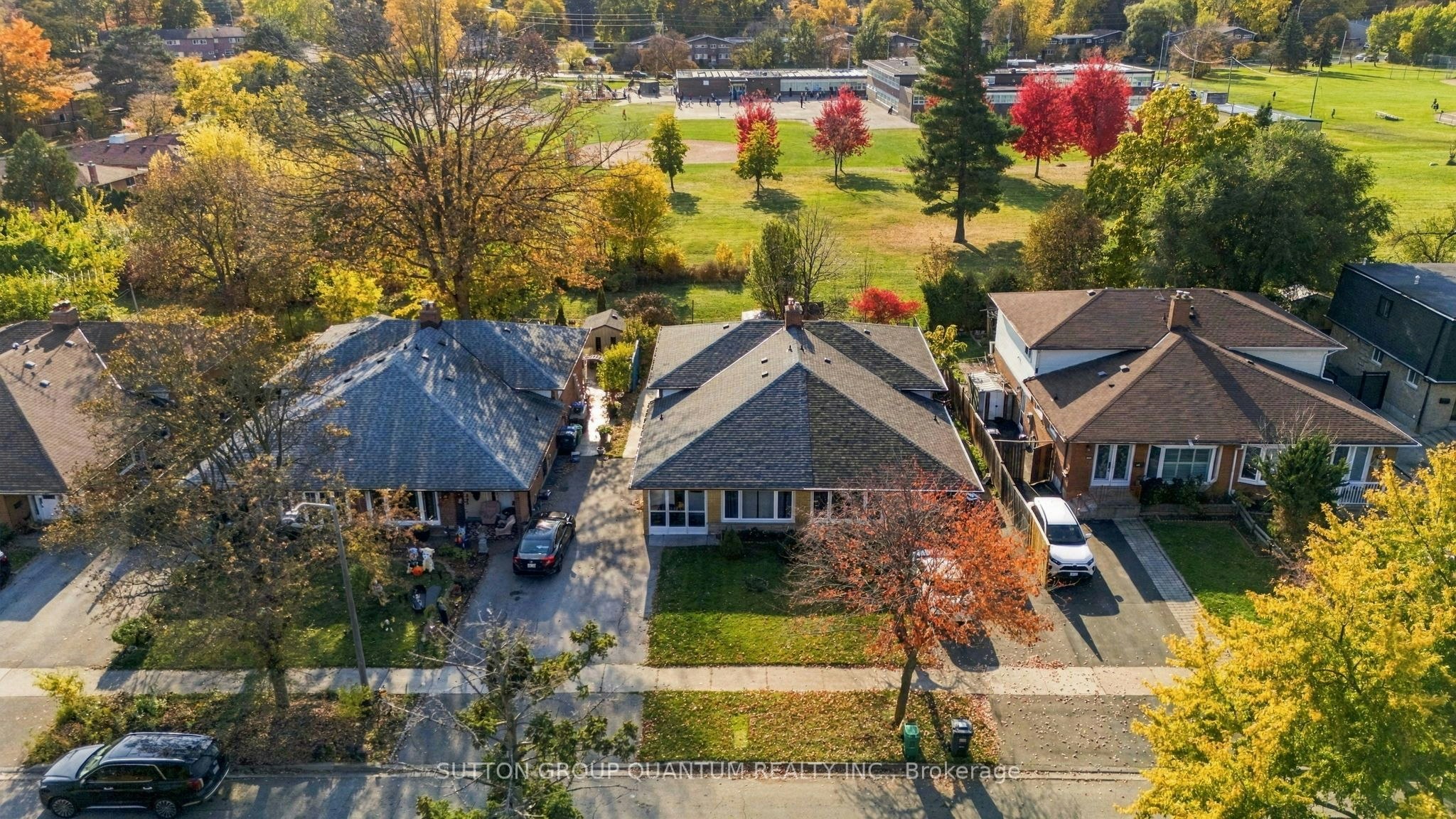 1259 Fairdale Drive, Mississauga, ON, L5C 1K3