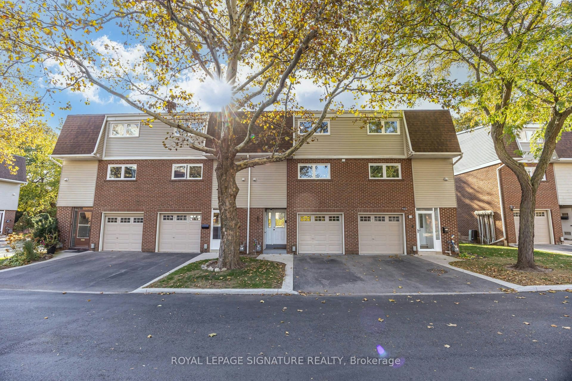 16-960 Warwick Court, Burlington, ON, L7T 4C5