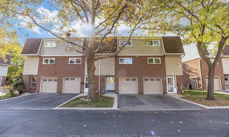16-960 Warwick Court