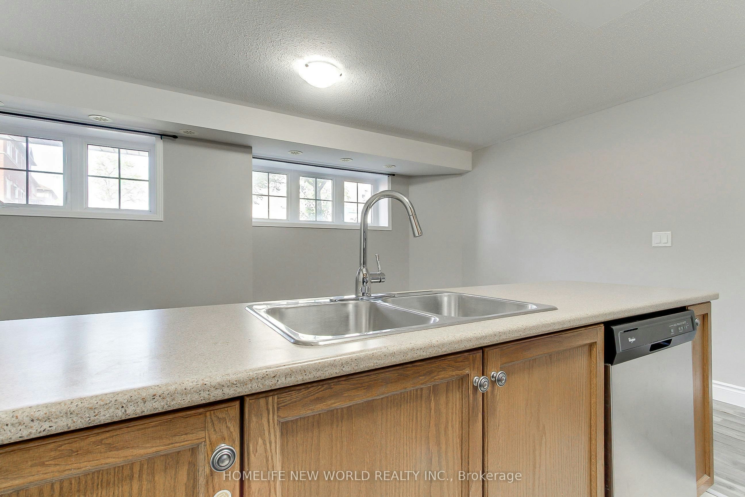3-133 Isaac Devins Boulevard, Toronto, ON, M9M 0C4 - 6