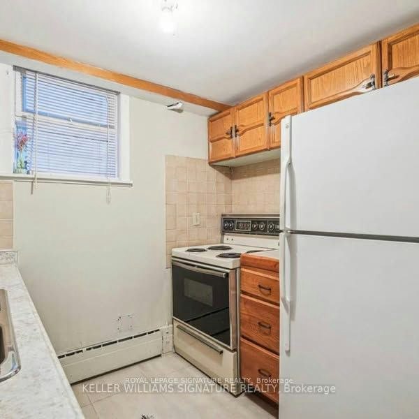 Basement-214 Queenslea Avenue, Toronto, ON, M9N 2L6 - 7