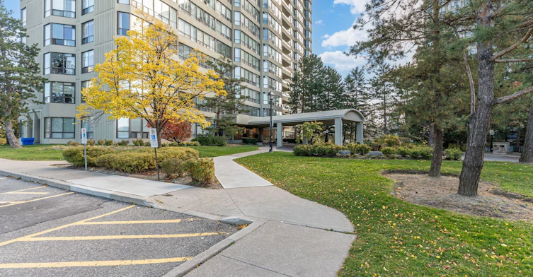 110-22 Hanover Road, Brampton, ON, L6S 5K7