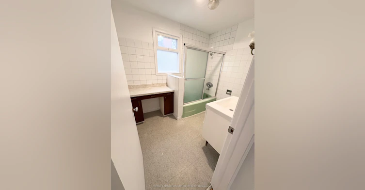 2nd floor-214 Queenslea Avenue, Toronto, ON, M9N 2L6 - 6