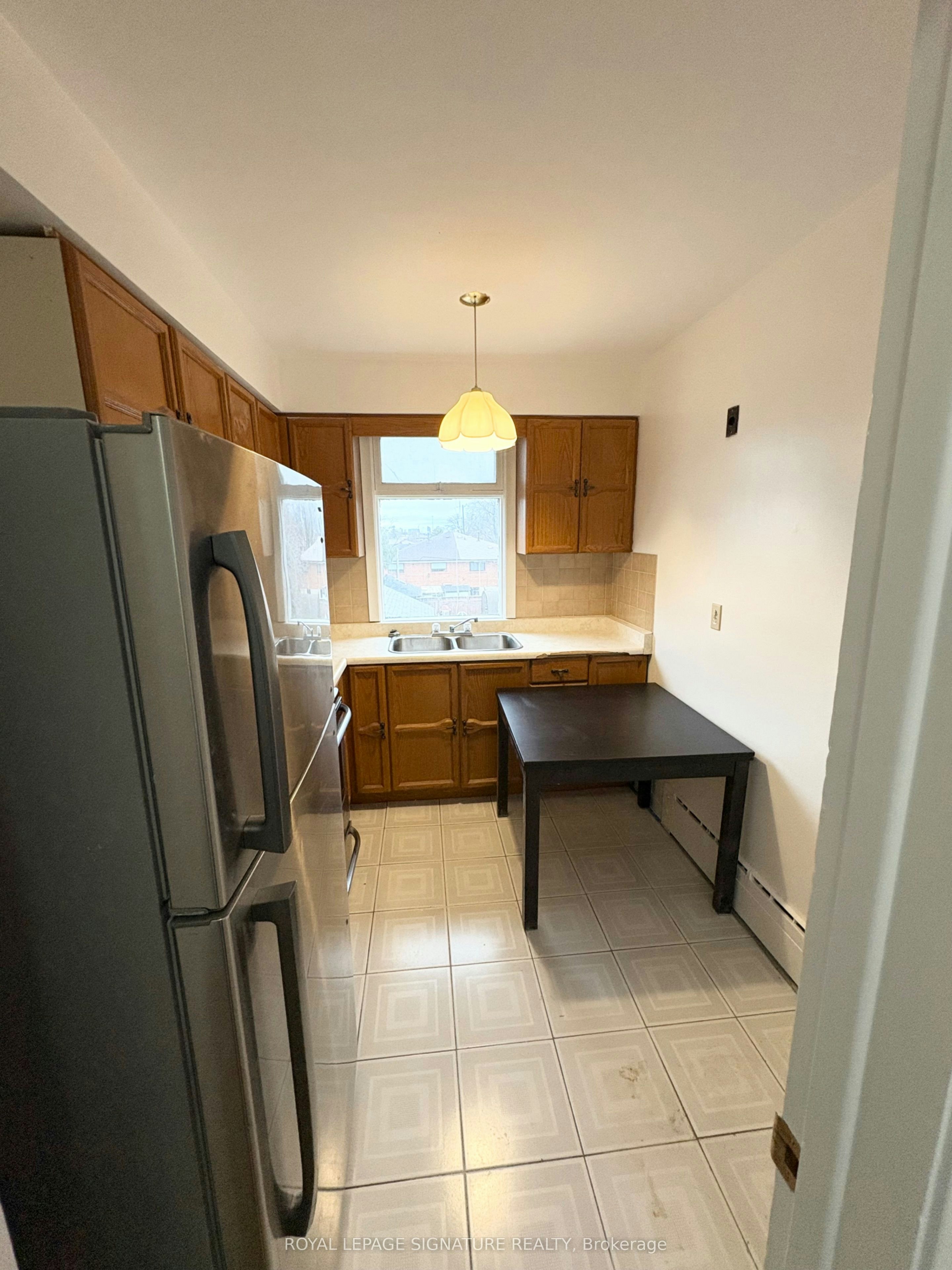 2nd floor-214 Queenslea Avenue, Toronto, ON, M9N 2L6 - 5