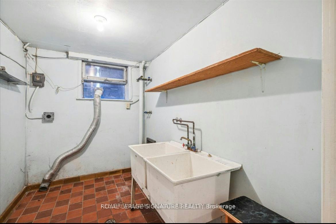 2nd floor-214 Queenslea Avenue, Toronto, ON, M9N 2L6 - 7