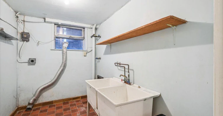 2nd floor-214 Queenslea Avenue, Toronto, ON, M9N 2L6 - 7