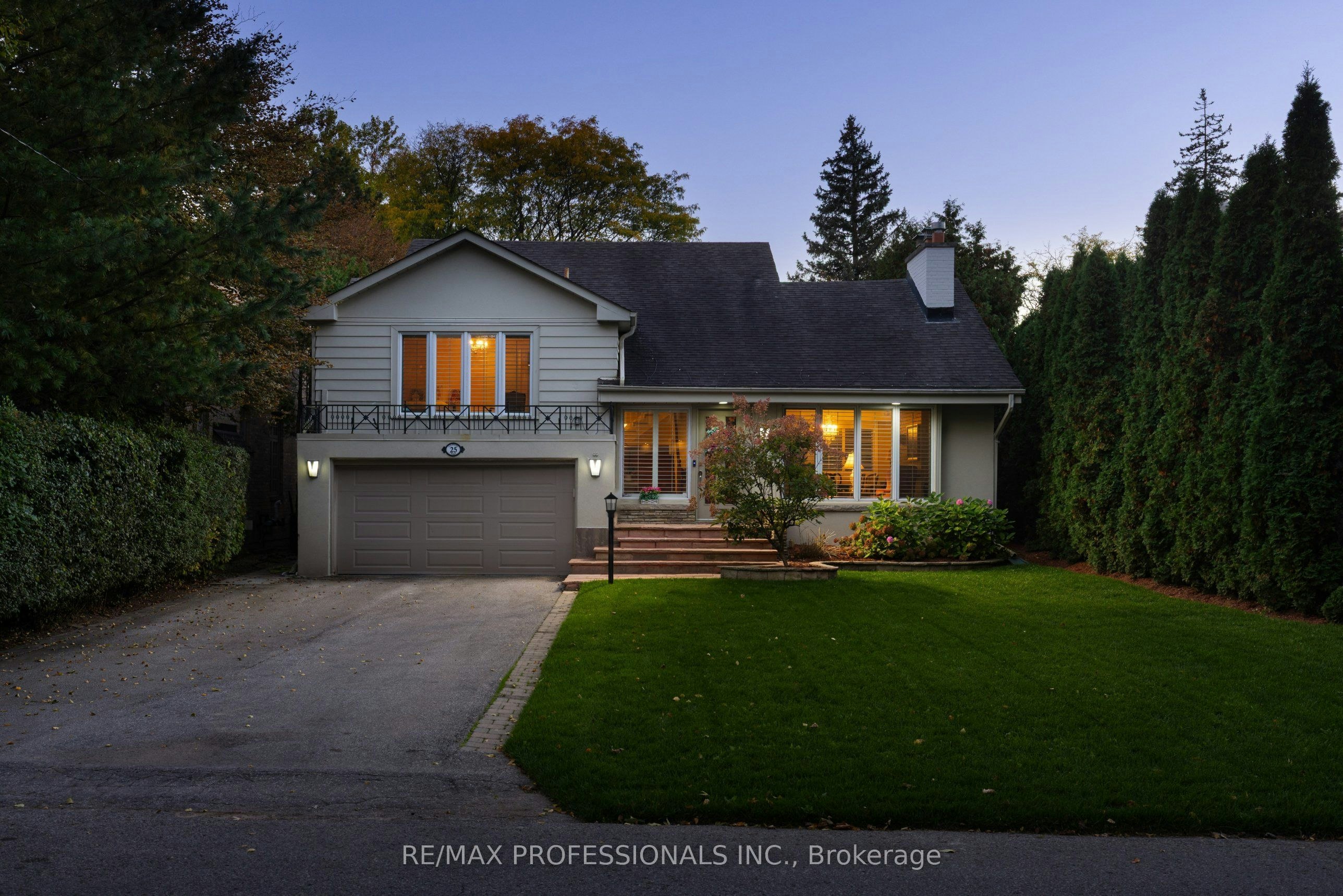 25 Colwood Road, Toronto, ON, M9A 4E5