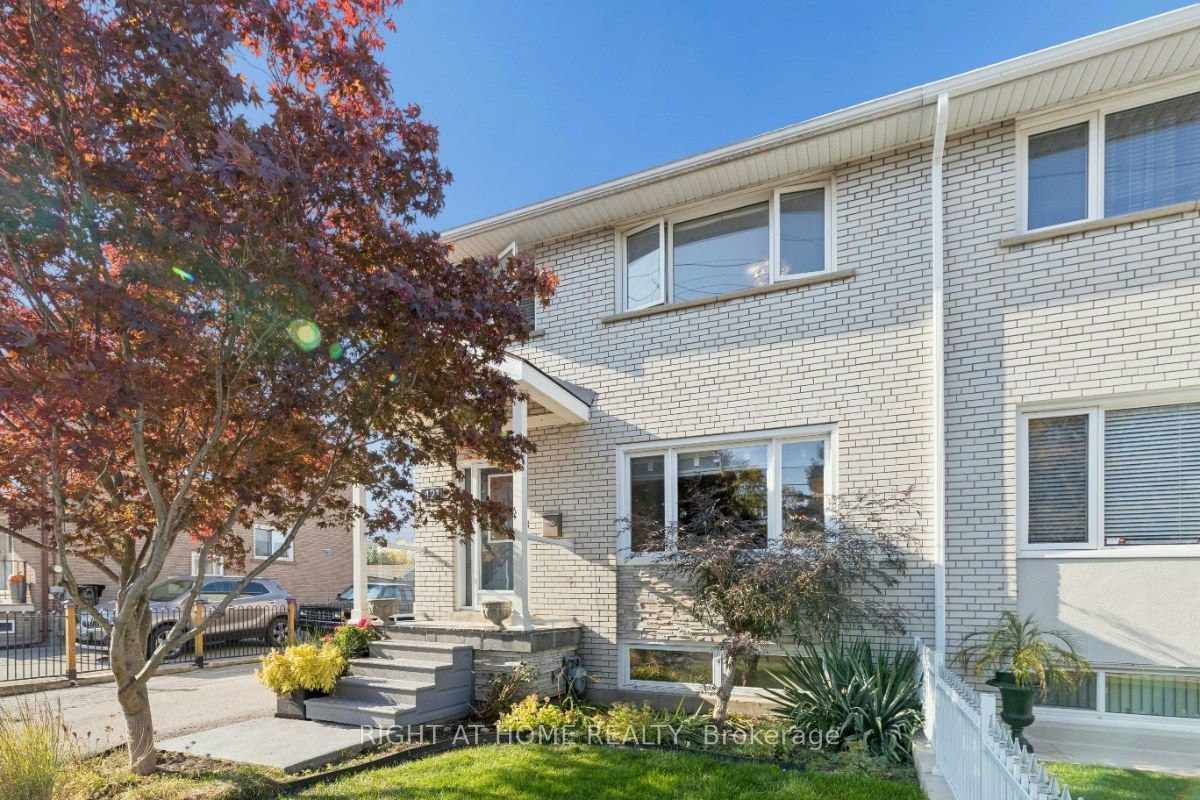 421 Revus Avenue, Mississauga, ON, L5G 1S2