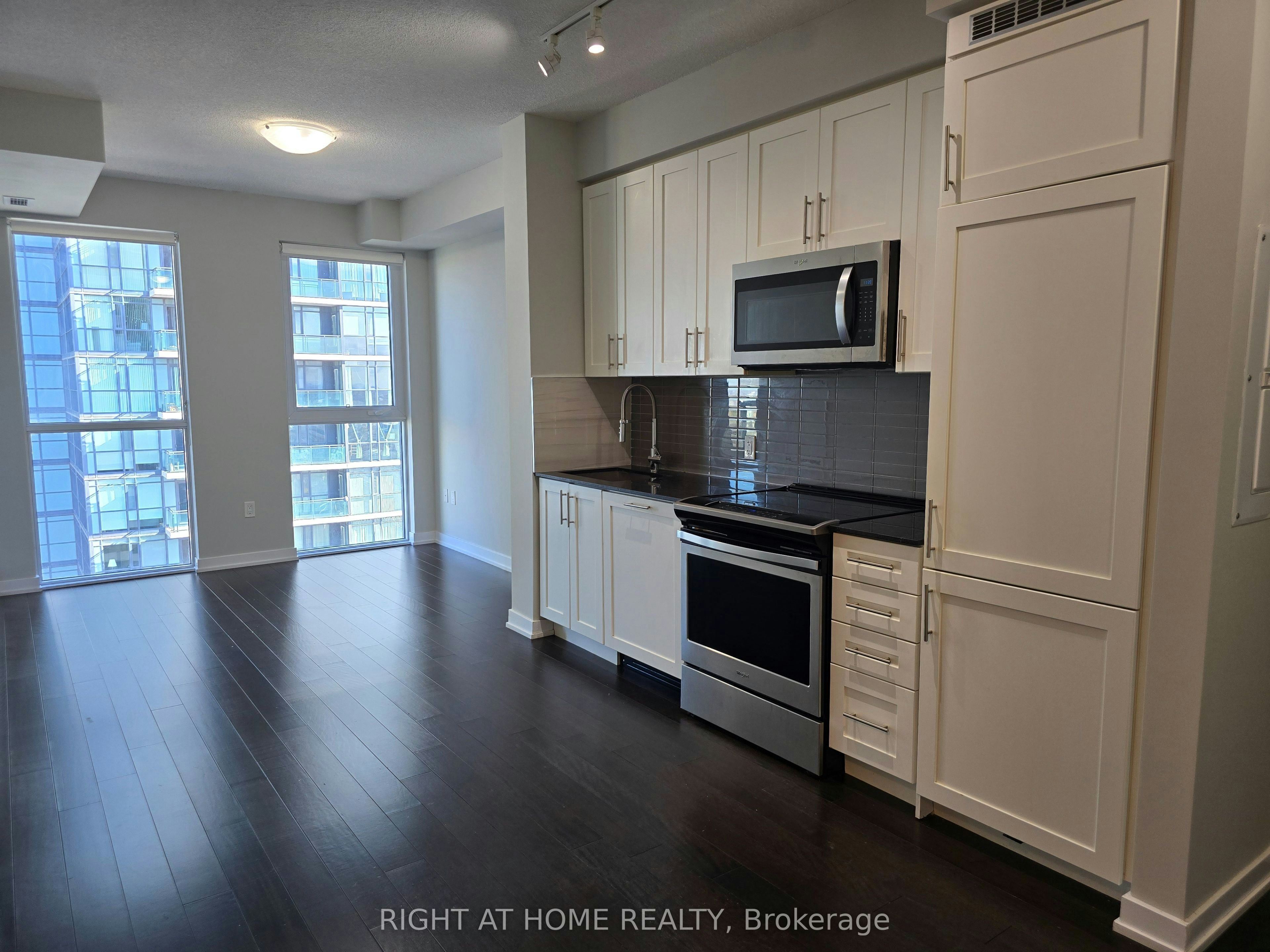 3116-4055 Parkside Village Drive, Mississauga, ON, L5B 0K8 - 5