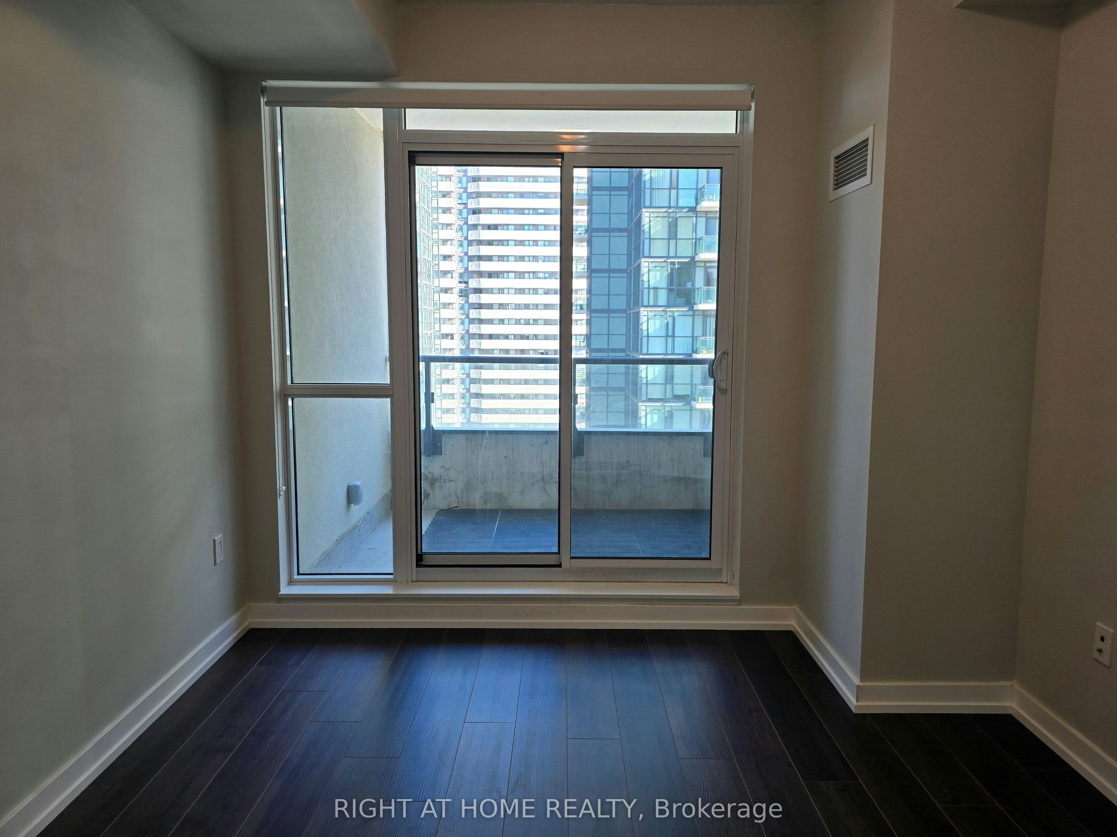 3116-4055 Parkside Village Drive, Mississauga, ON, L5B 0K8 - 11