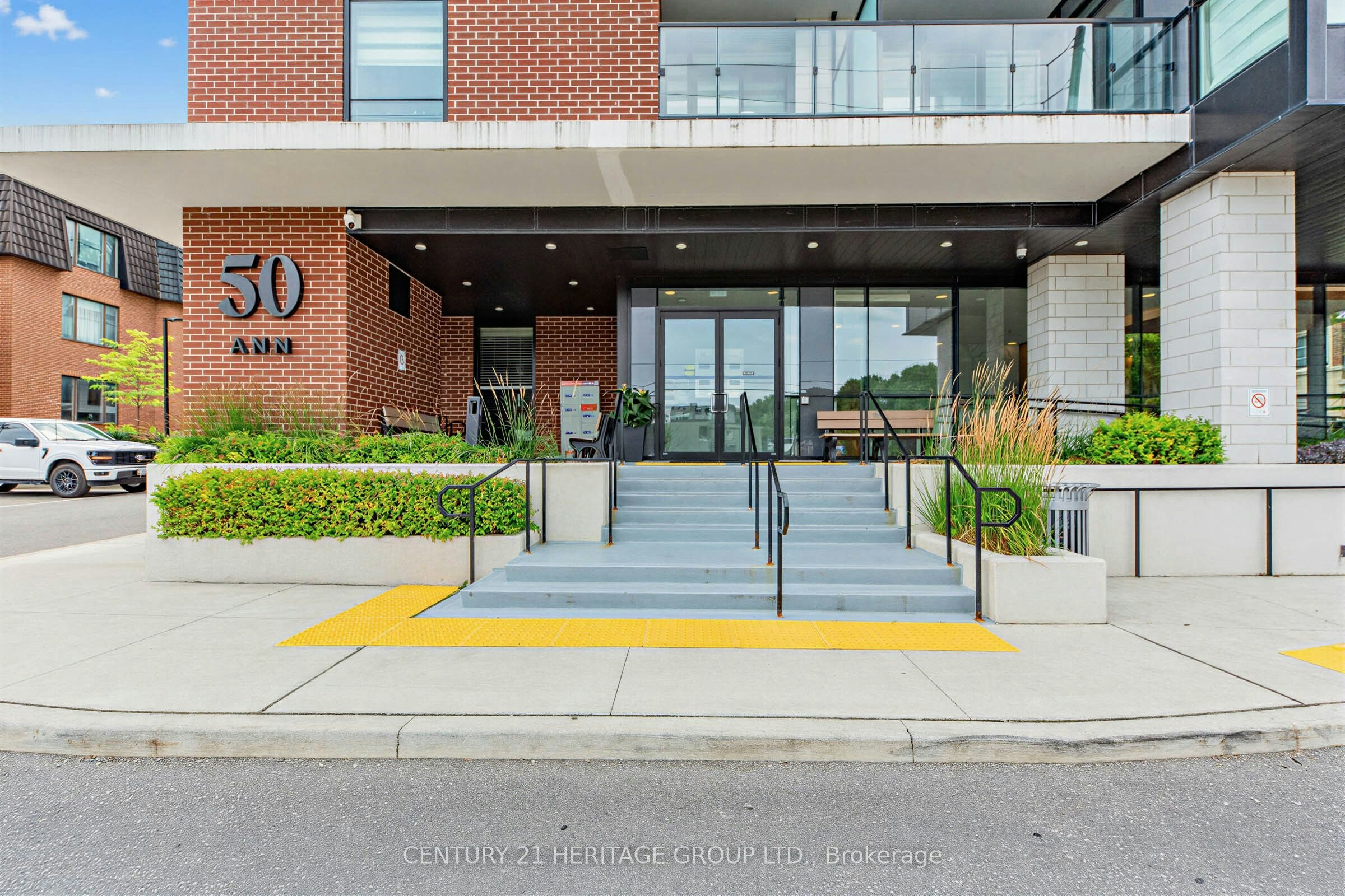 212-50 Ann Street, Caledon, ON, L7E 1B9 - 2