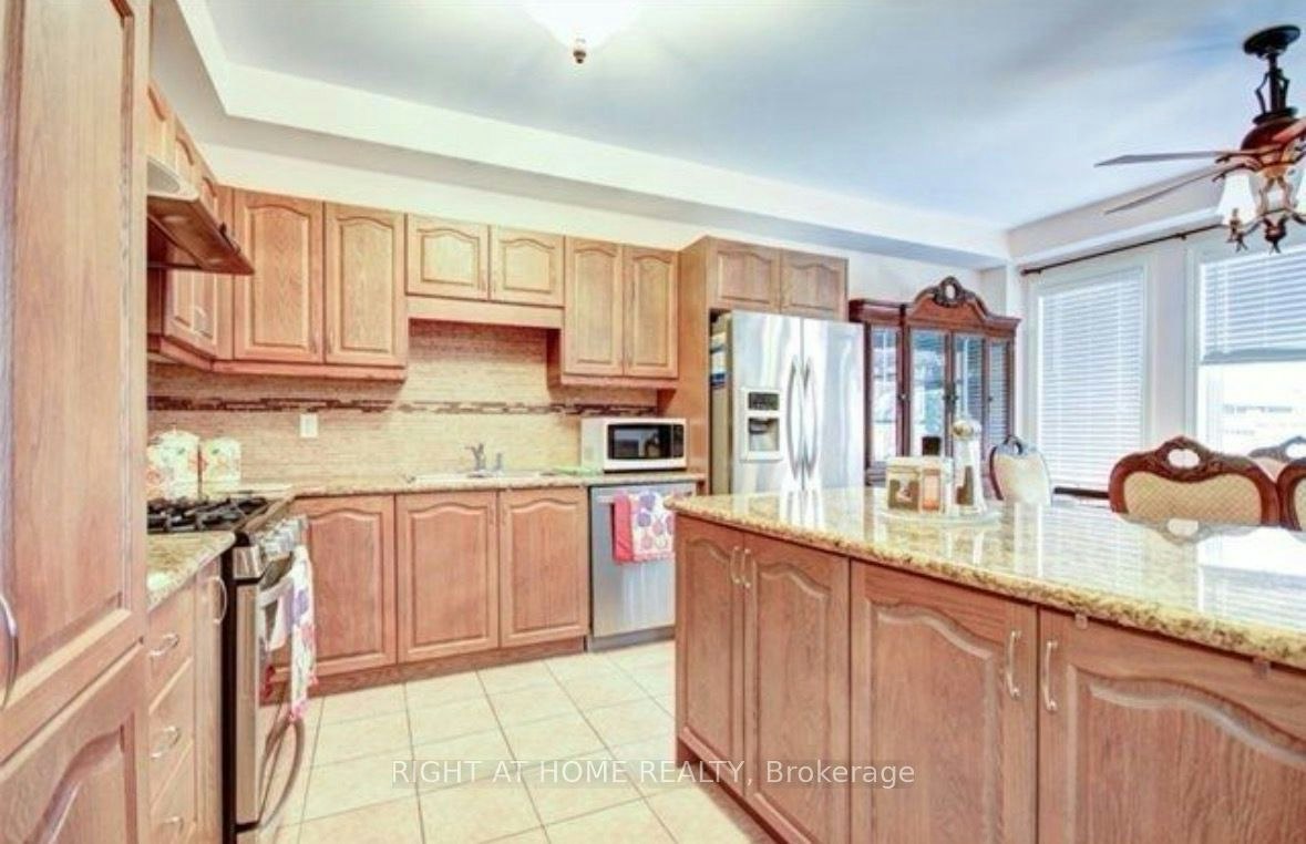 Main,2nd-65 Newington Crescent, Brampton, ON, L6P 3E8 - 8