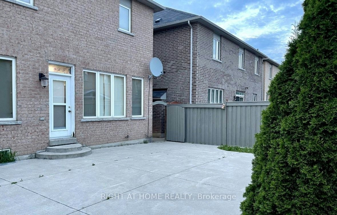 Main,2nd-65 Newington Crescent, Brampton, ON, L6P 3E8 - 5
