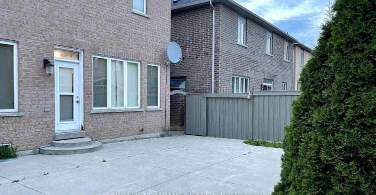 Main,2nd-65 Newington Crescent, Brampton, ON, L6P 3E8 - 5