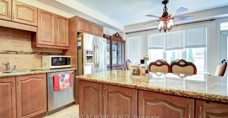Main,2nd-65 Newington Crescent, Brampton, ON, L6P 3E8 - 10