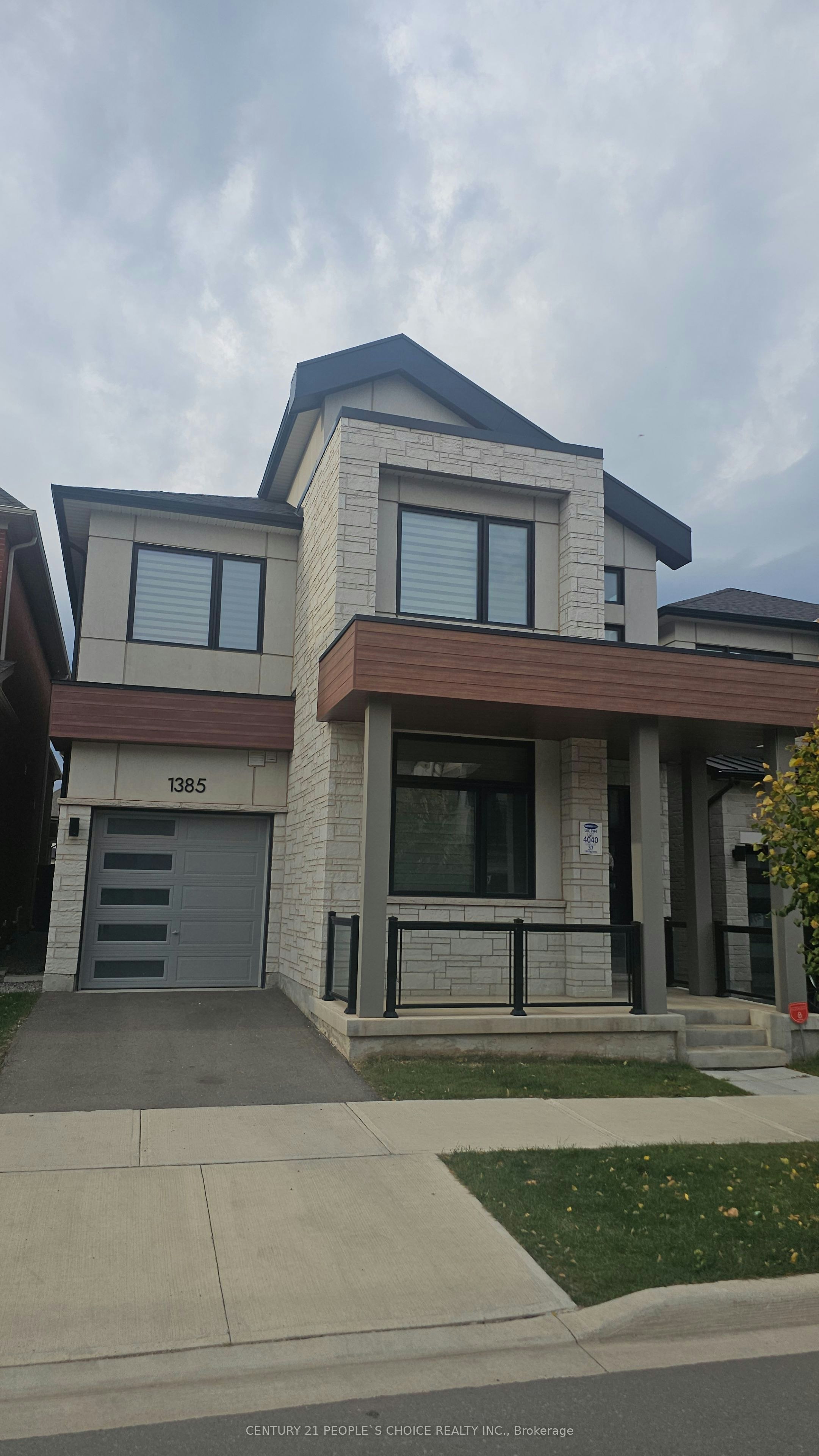 1385 Grigg Gardens, Oakville, ON, L6H 7W8 - 2