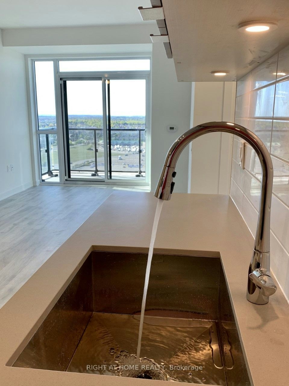 1810-4677 Glen Erin Drive, Mississauga, ON, L5M 2E3 - 9