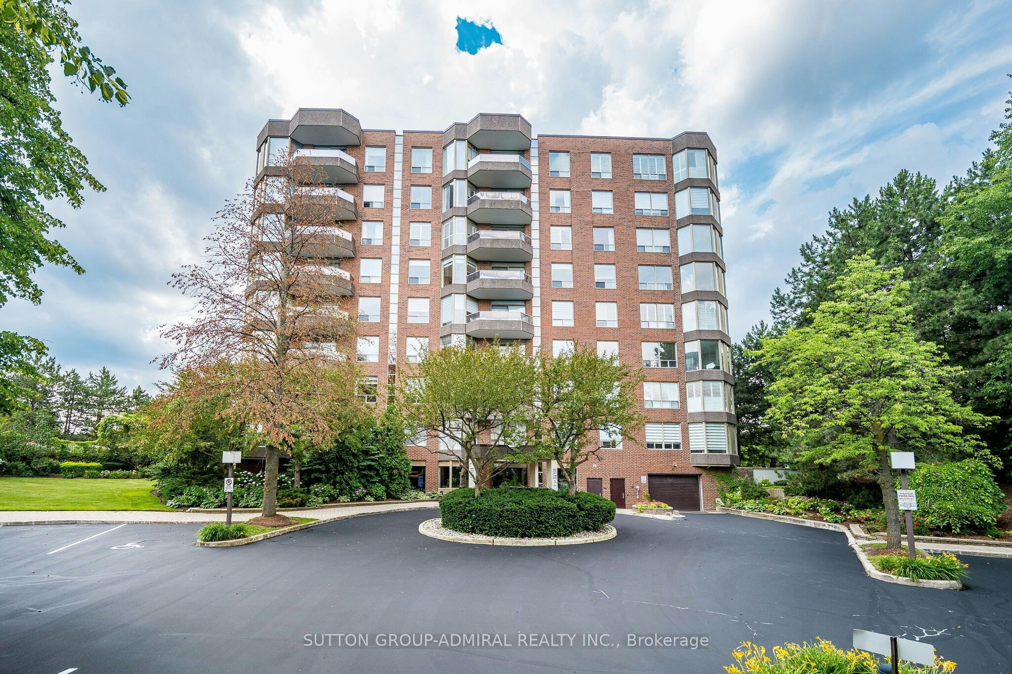 604-1901 Pilgrims Way, Oakville, ON, L6M 2W9
