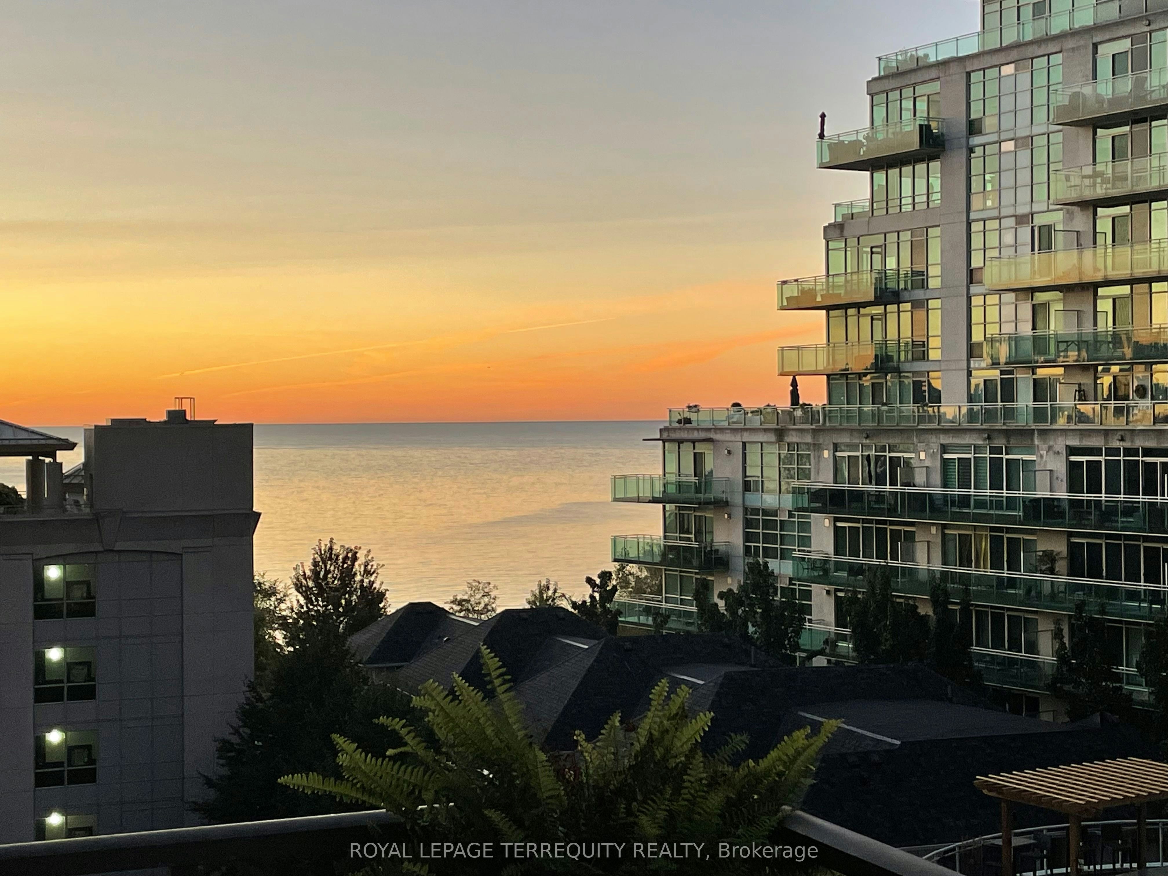 705-88 Palace Pier Court, Toronto, ON, M8V 4C2