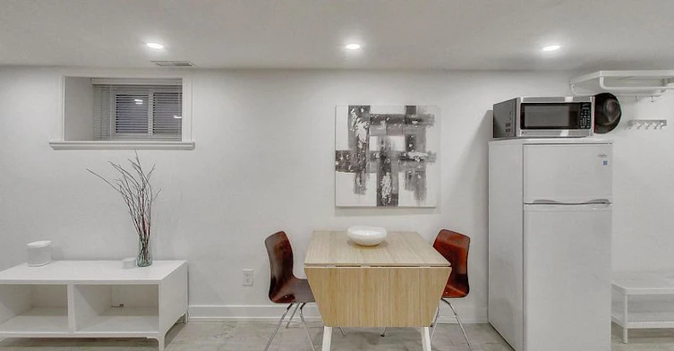 Bsmt-24 Pauline Avenue, Toronto, ON, M6H 3M8 - 7