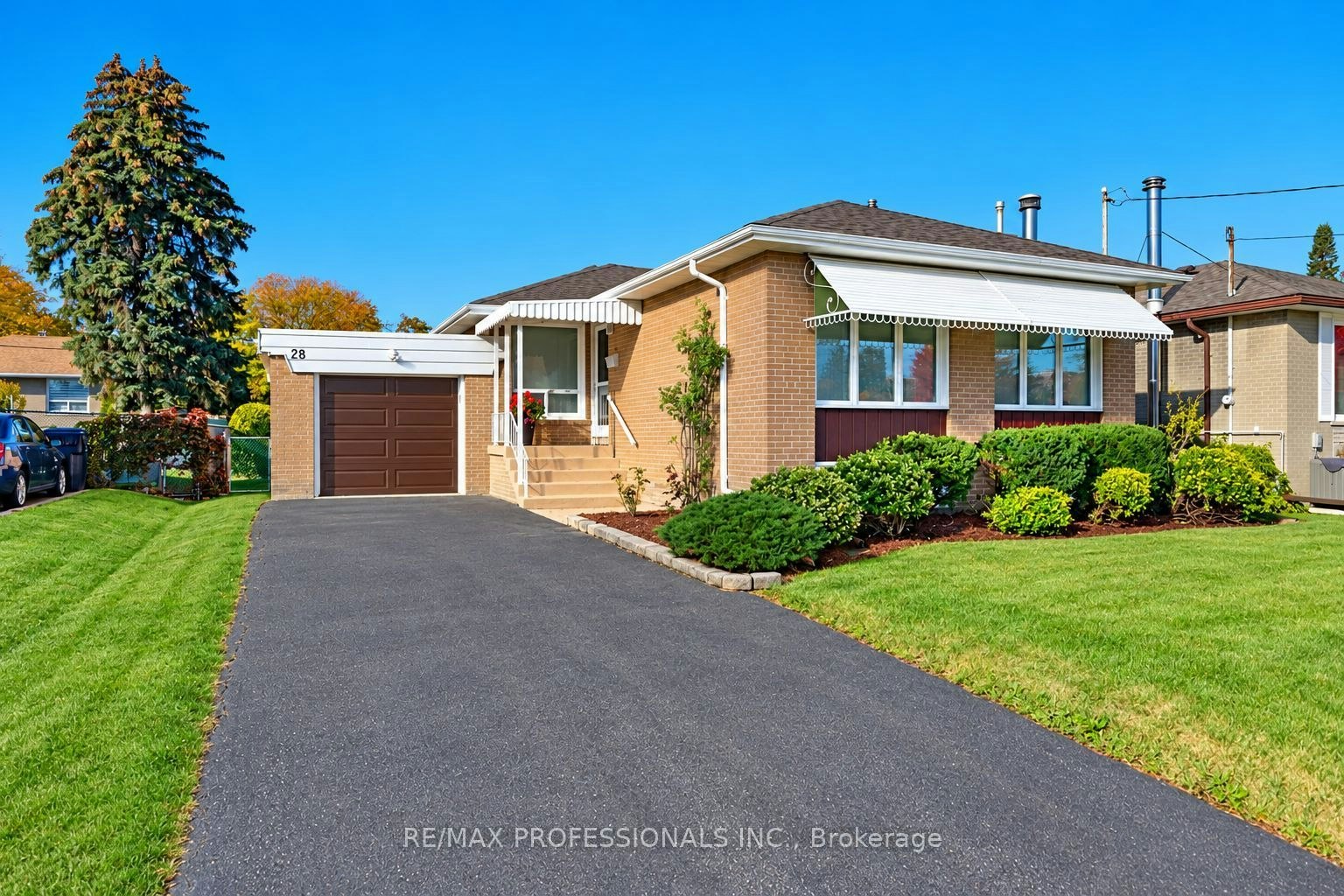 28 Crendon Drive, Toronto, ON, M9C 3G4