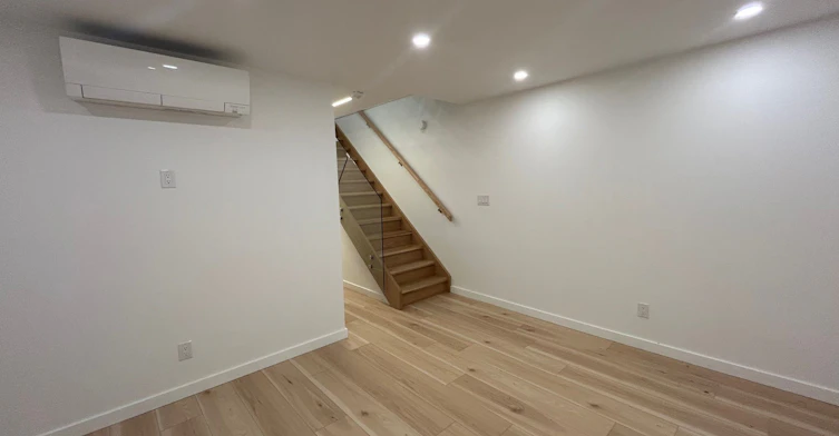 236 Fairview Avenue, Toronto, ON, M6P 3A5 - 4