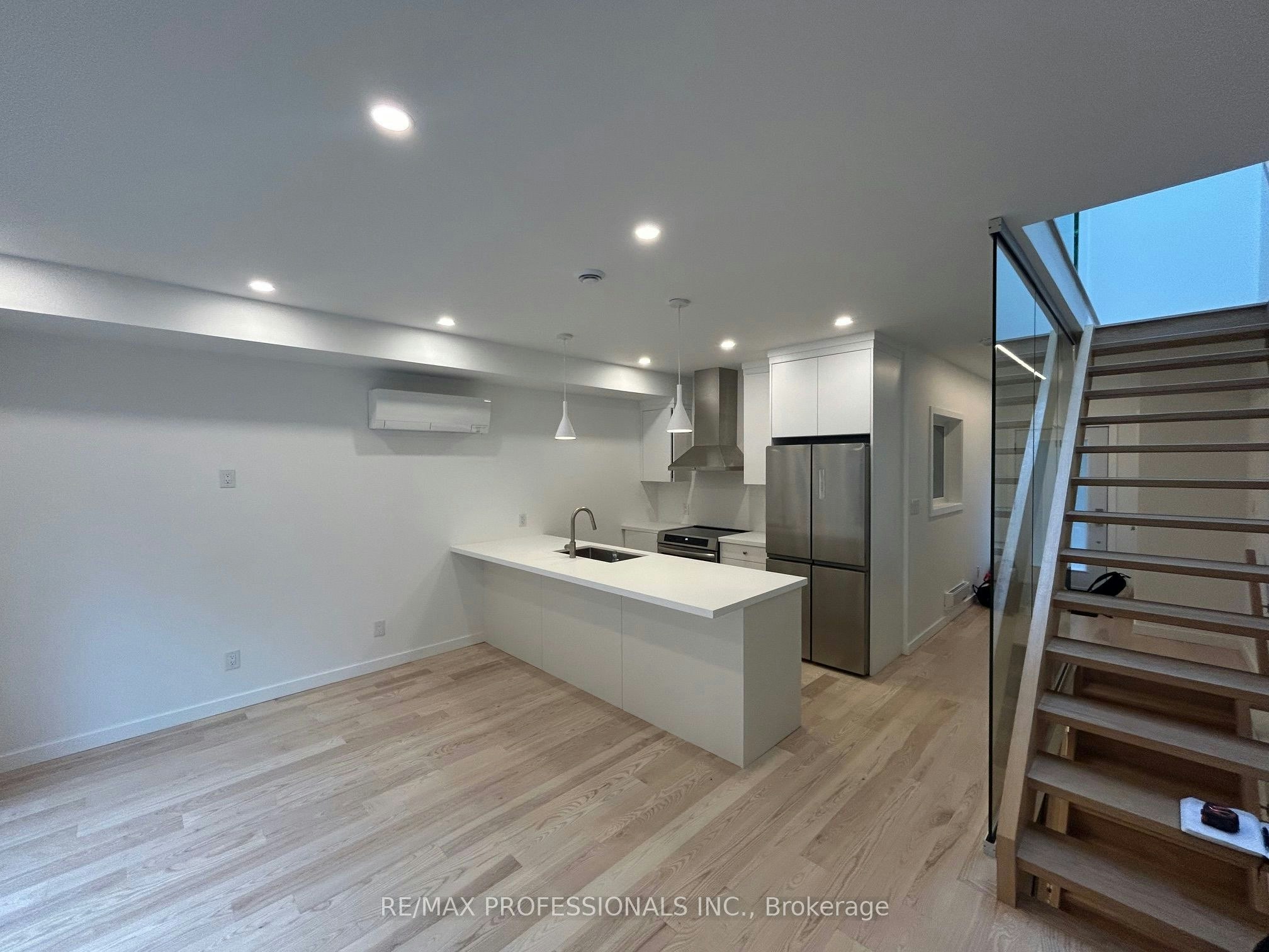 236 Fairview Avenue, Toronto, ON, M6P 3A5 - 3