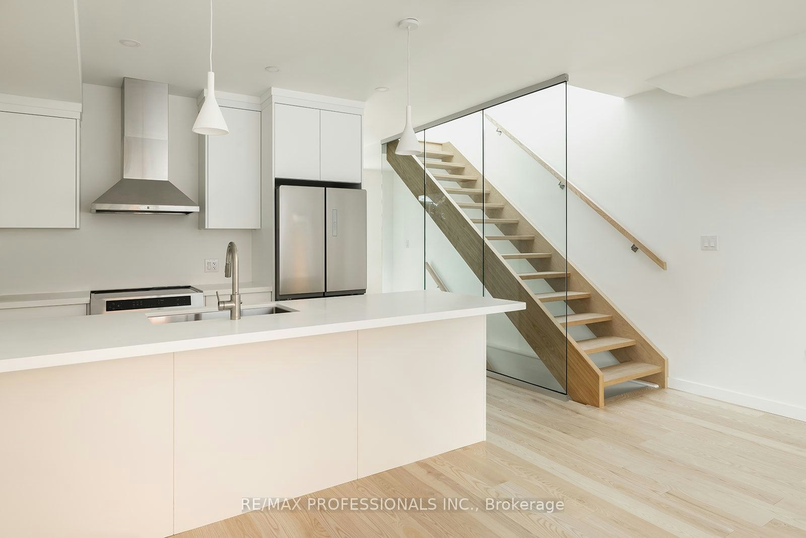 236 Fairview Avenue, Toronto, ON, M6P 3A5 - 6