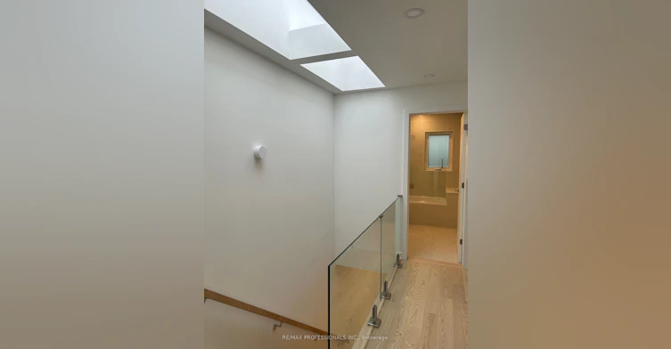 236 Fairview Avenue, Toronto, ON, M6P 3A5 - 2