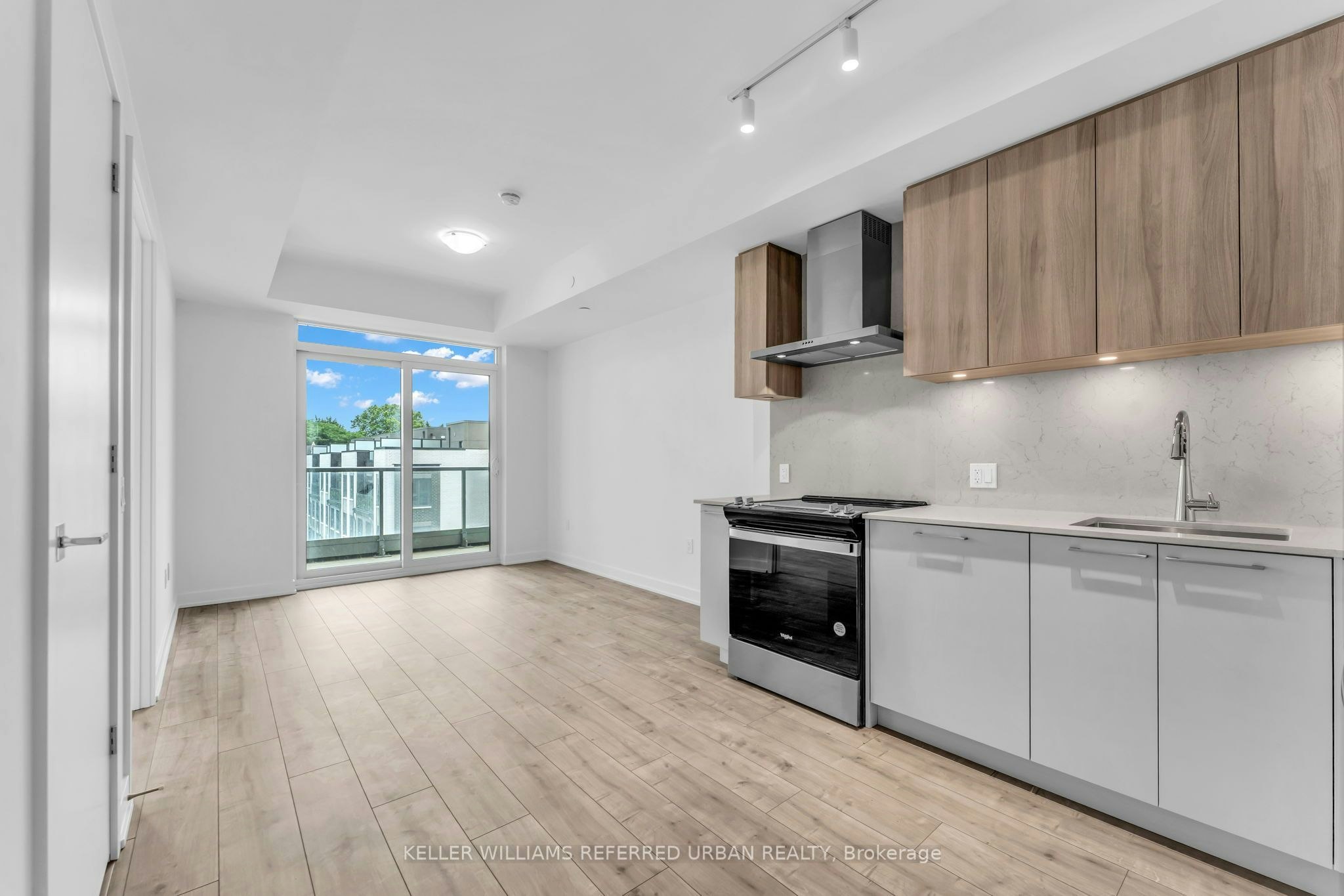 303-500 Plains Road, Burlington, ON, L7T 0C8 - 3
