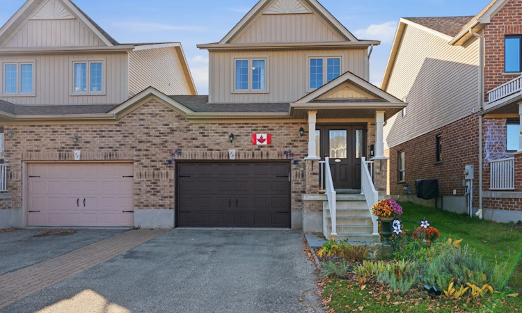 18 James Arnott Crescent