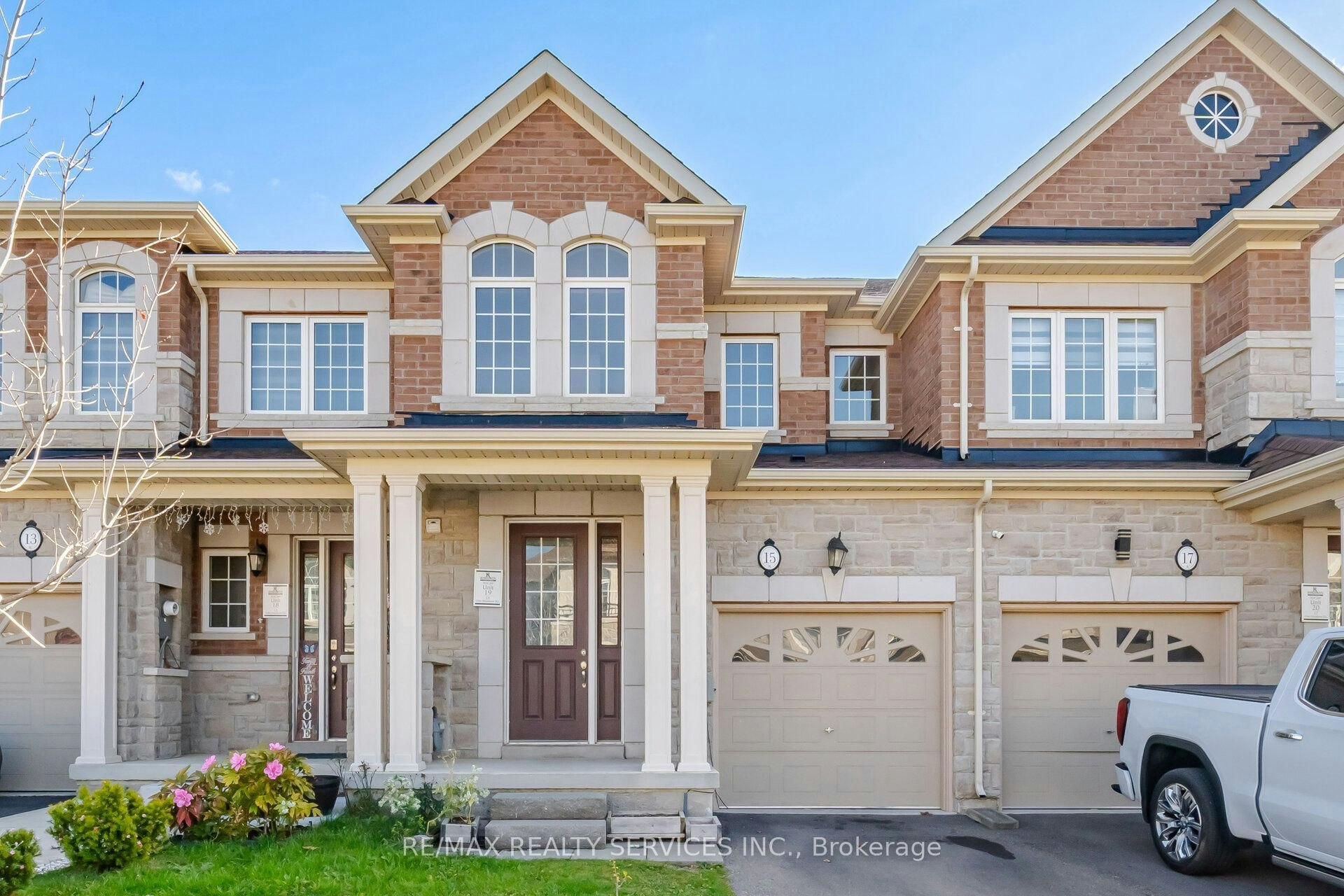 15 Dale Meadows Road, Brampton, ON, L7A 4Z8