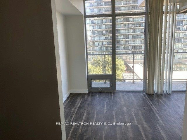 614-105 The Queensway Avenue, Toronto, ON, M6S 5B5 - 5